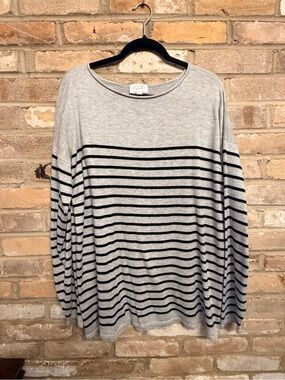 Soma Light Gray and Black Crewneck Sweater